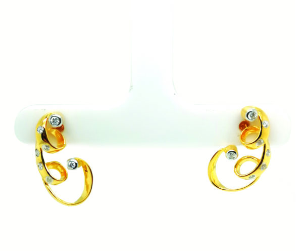 18K Yellow Gold Diamond Earring