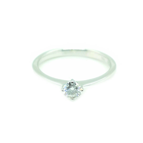 18K White Gold Diamond Ring