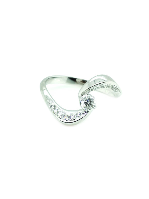 18K White Gold Diamond Ring