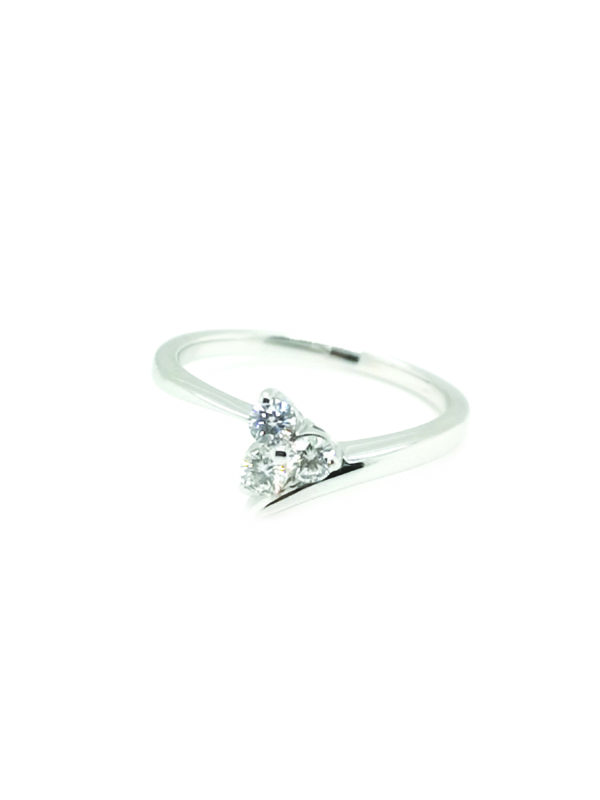 18K White Gold Diamond Ring