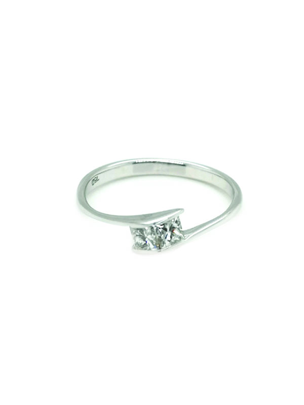 18K White Gold Diamond Ring