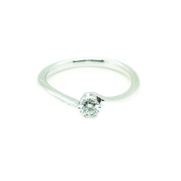 18K White Gold Diamond Ring