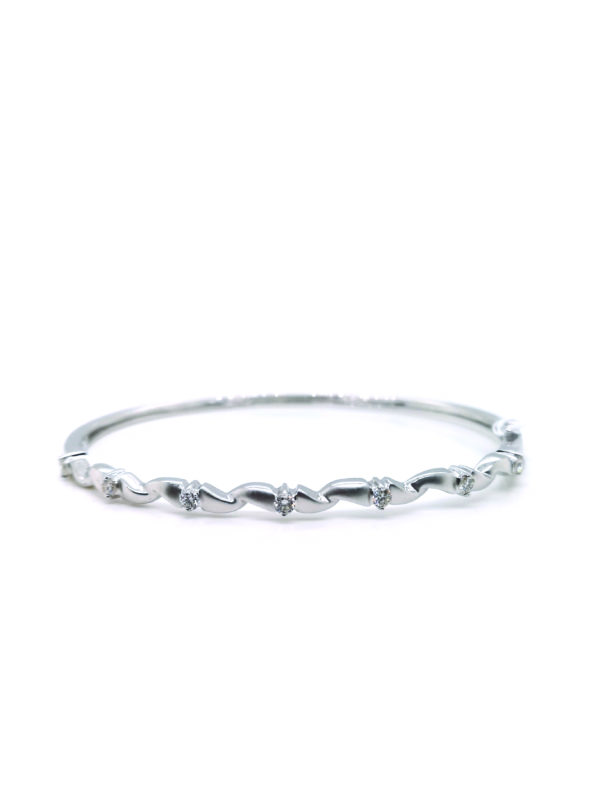 18K White Gold Diamond Bangle