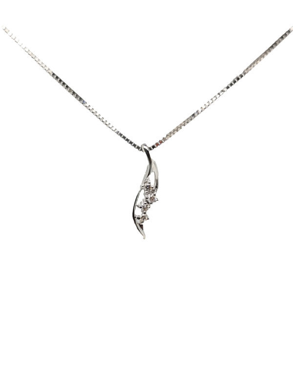 18K White Gold Diamond Pendant