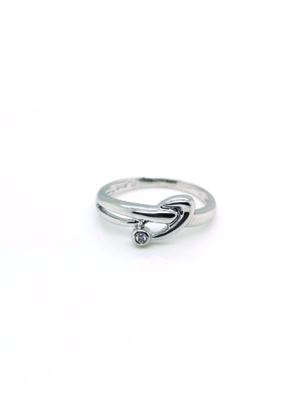 18K White Gold Diamond Ring