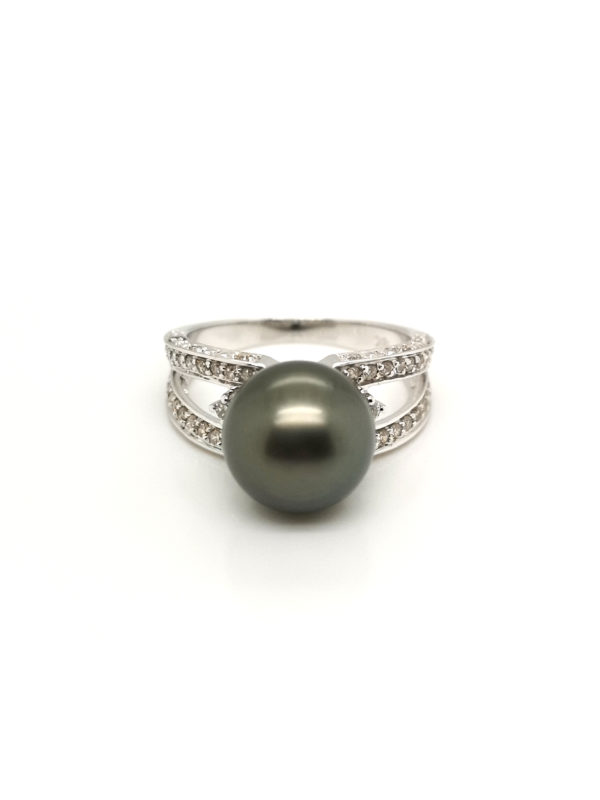 18K White Gold Diamond Pearl Ring