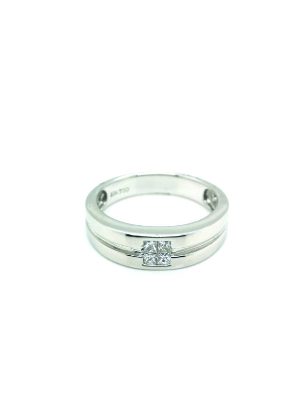 18K White Gold Diamond Ring