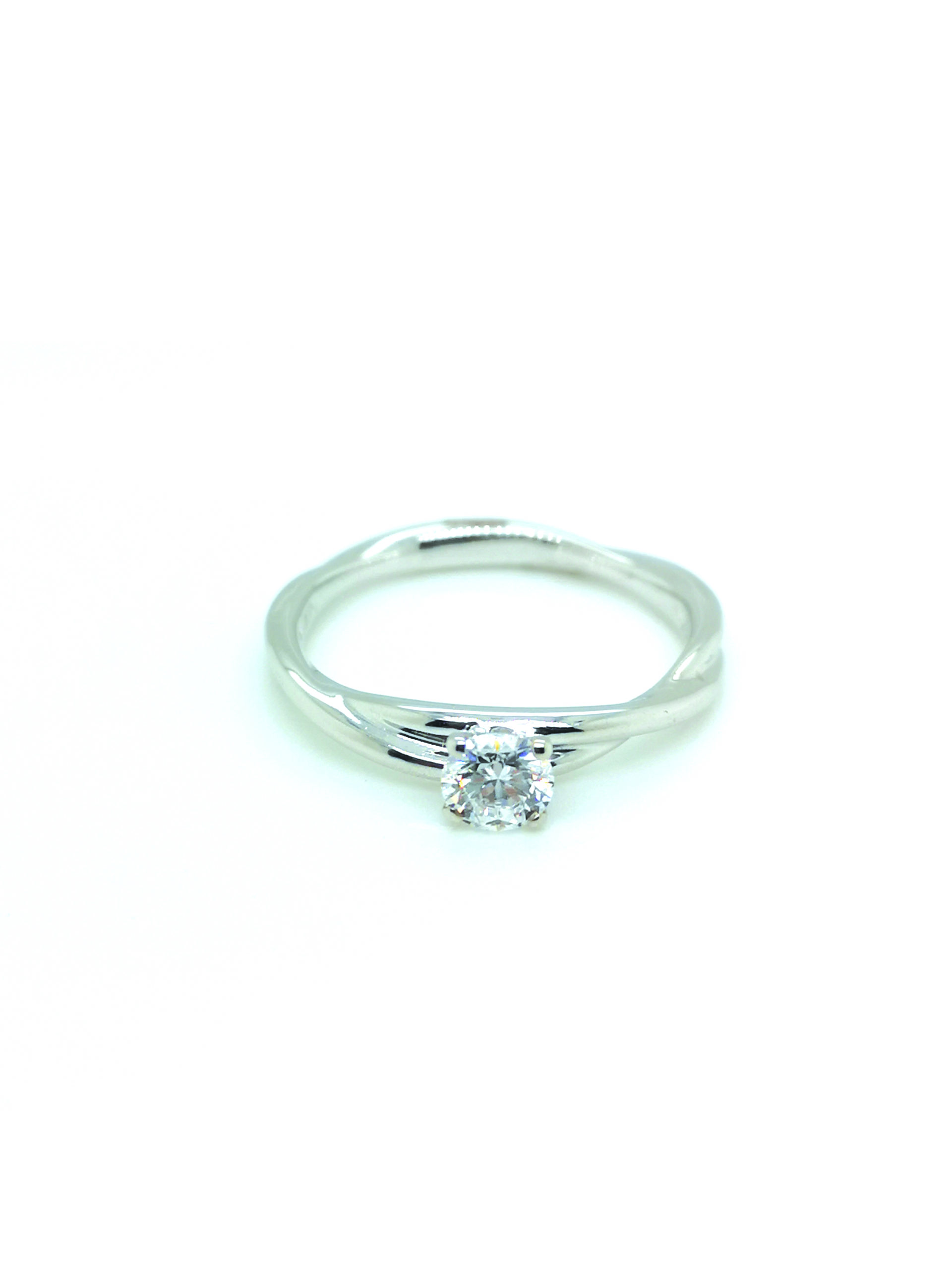 18K White Gold Diamond Ring - ValueMax Jewellery