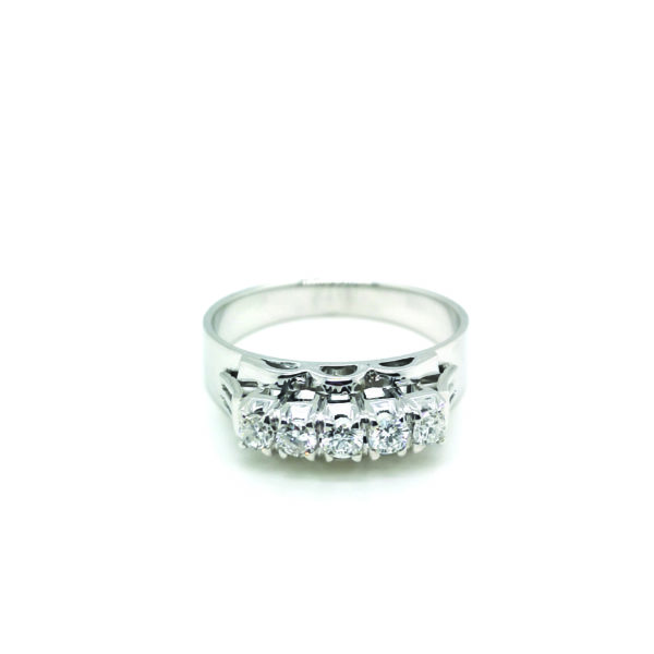 18K White Gold Diamond Ring