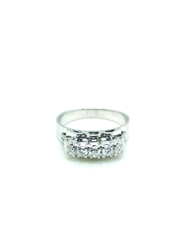 18K White Gold Diamond Ring