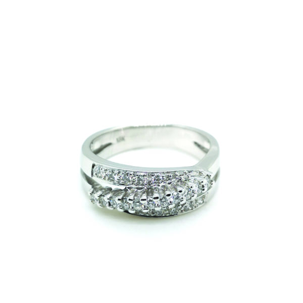 18K White Gold Diamond Ring