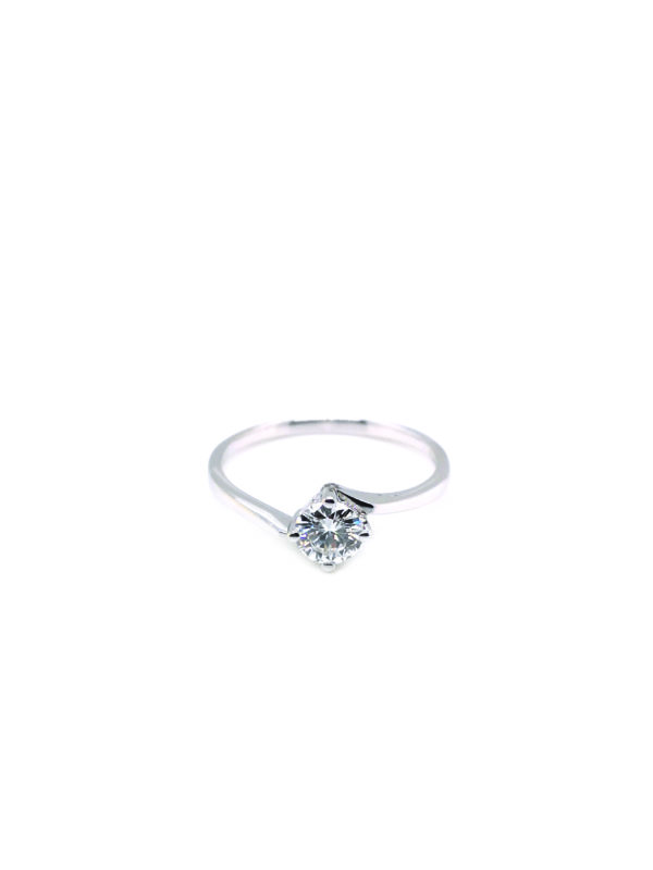 18K White Gold Diamond Ring