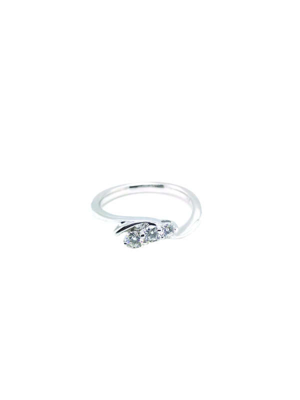 18K White Gold Diamond Ring