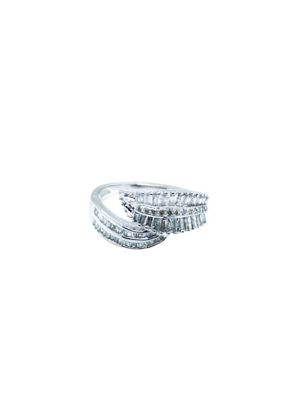 18K White Gold Diamond Ring