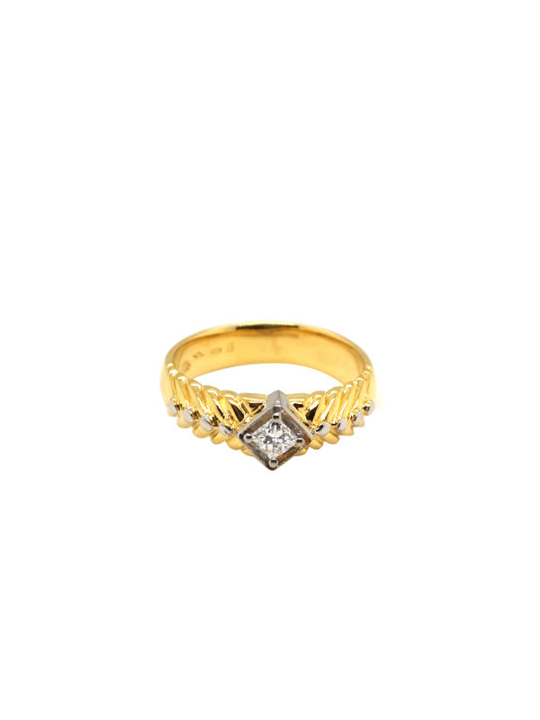 18K Yellow Gold Diamond Ring