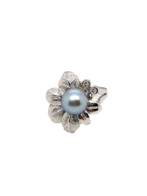 18K White Gold Diamond Pearl Ring