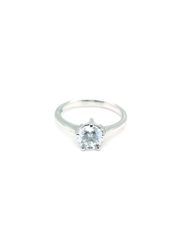 18K White Gold Diamond Ring