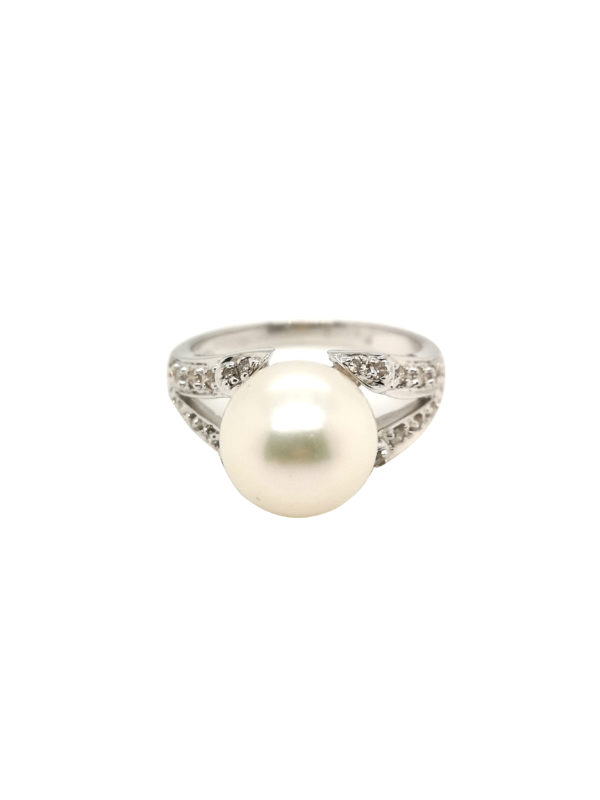 18K White Gold Diamond Pearl Ring