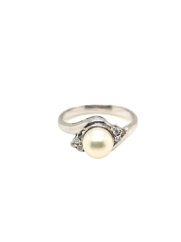 18K White Gold Diamond Pearl Ring